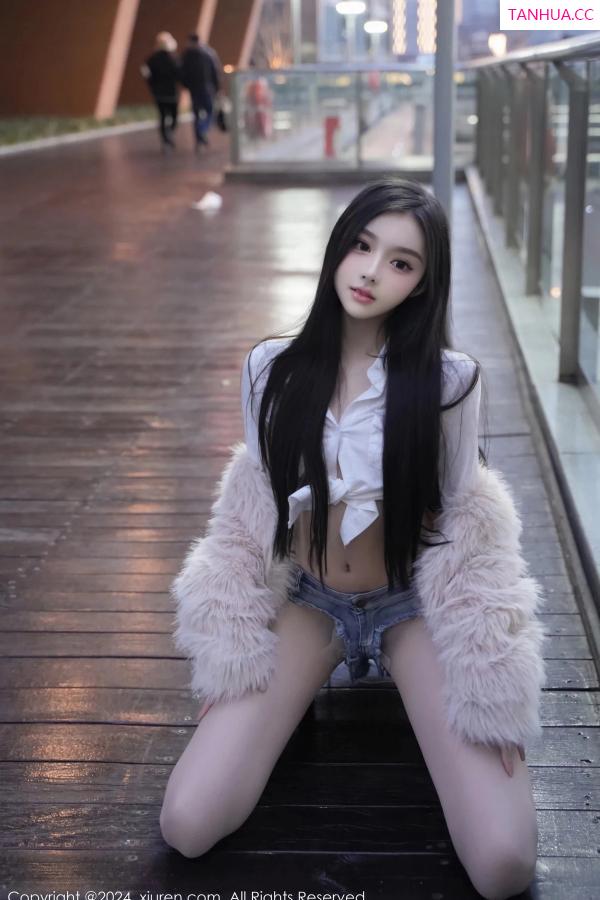   [XiuRen]高清写真图 2024.03.20 No.8261 龙雪儿 清纯美腿第21张图片